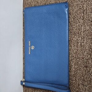Michael Kors Jet Set Blue Pebbled Leather Wristlet Bag 10x6